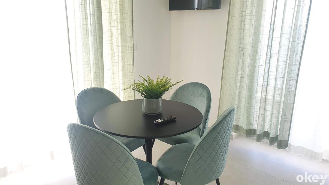 Villa Mediterranea Apartments - Seaview, Pool & Garden باري المظهر الخارجي الصورة