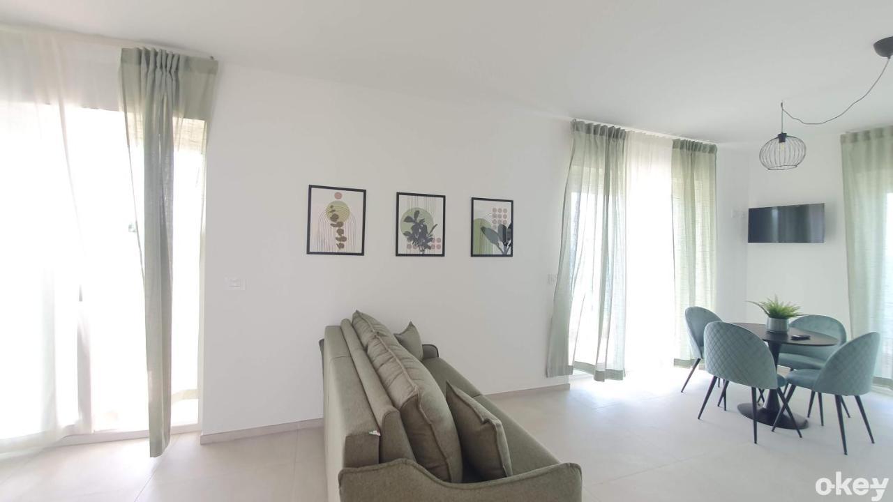 Villa Mediterranea Apartments - Seaview, Pool & Garden باري المظهر الخارجي الصورة