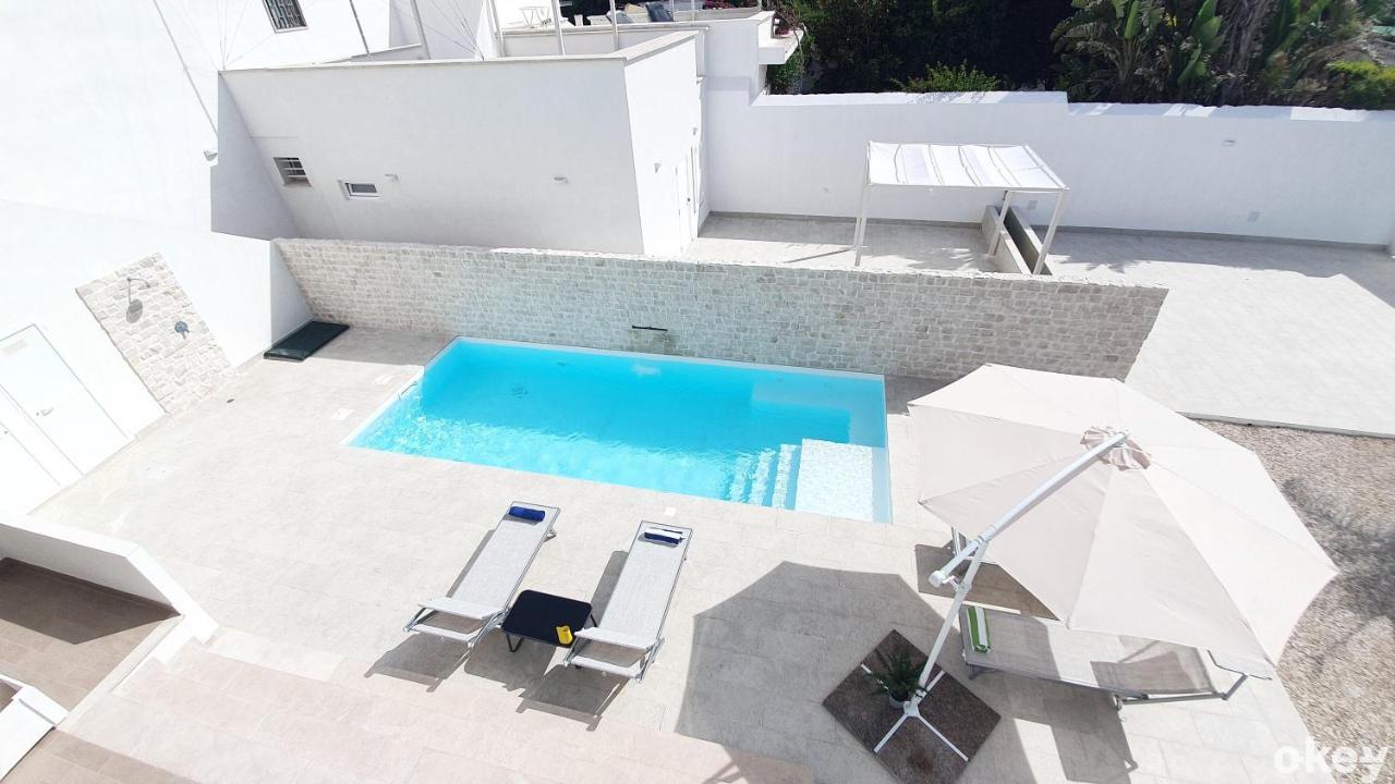 Villa Mediterranea Apartments - Seaview, Pool & Garden باري المظهر الخارجي الصورة