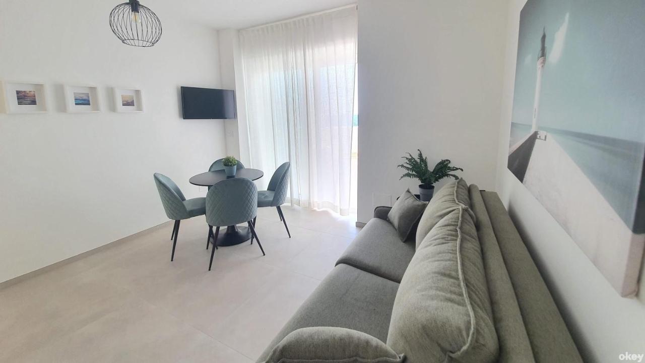 Villa Mediterranea Apartments - Seaview, Pool & Garden باري المظهر الخارجي الصورة