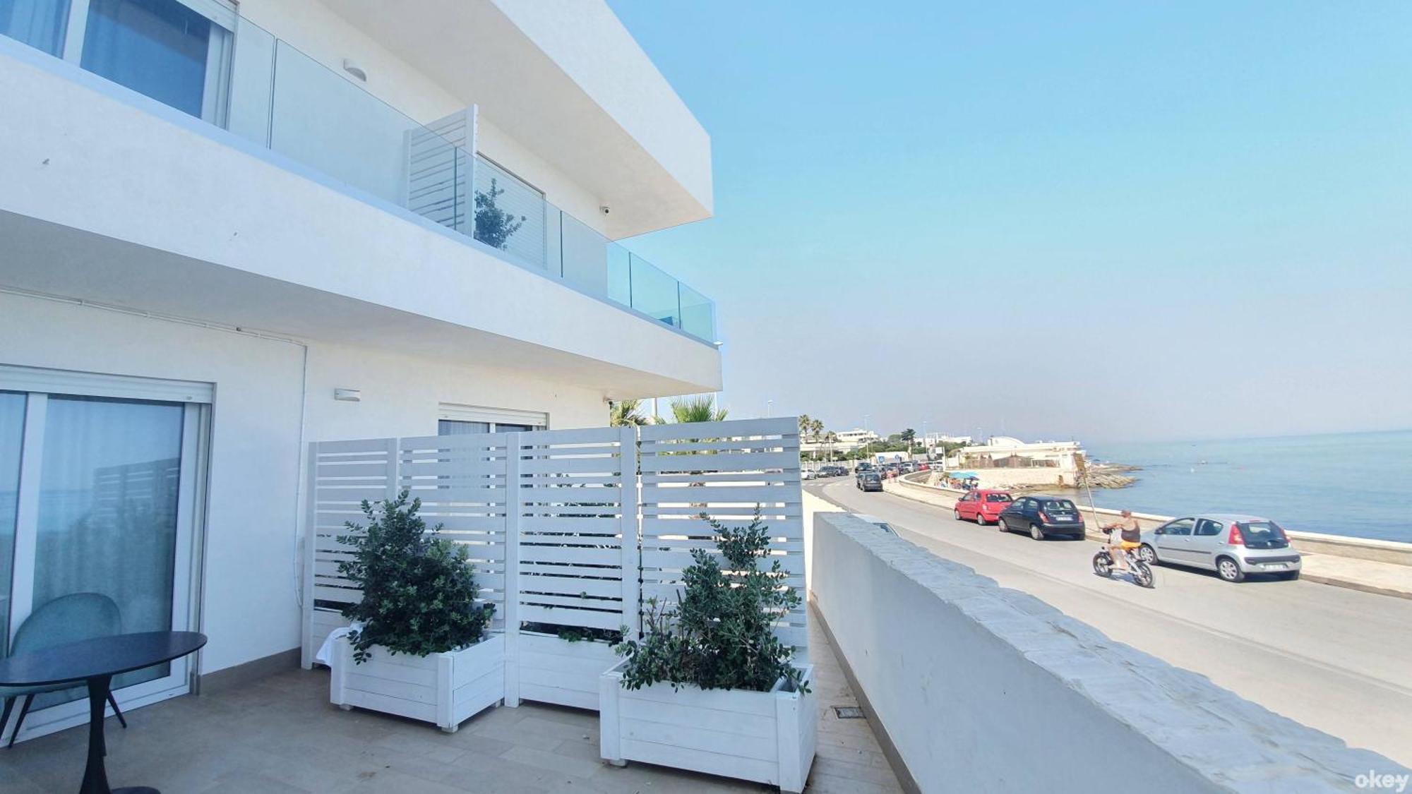 Villa Mediterranea Apartments - Seaview, Pool & Garden باري المظهر الخارجي الصورة