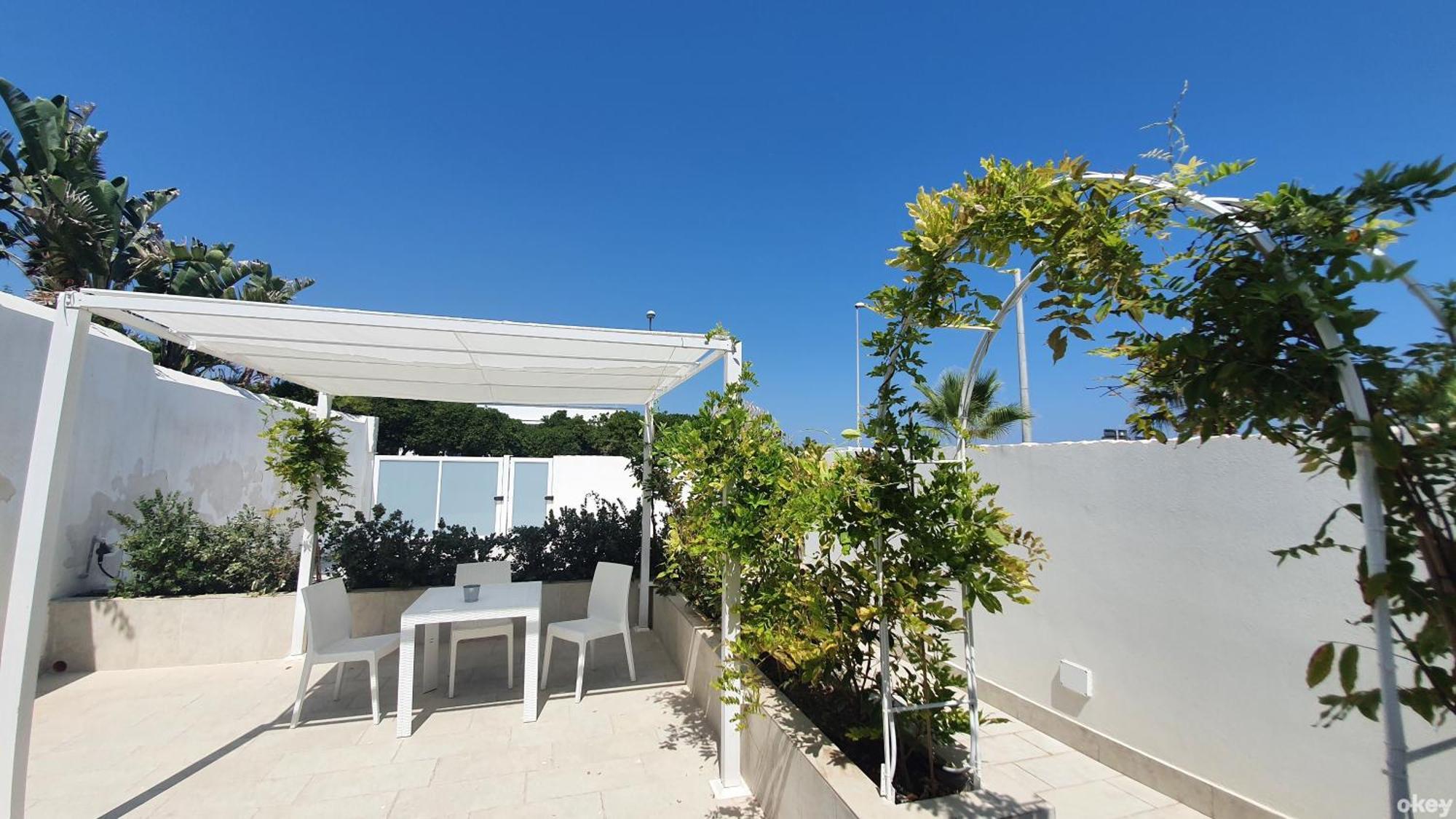Villa Mediterranea Apartments - Seaview, Pool & Garden باري المظهر الخارجي الصورة