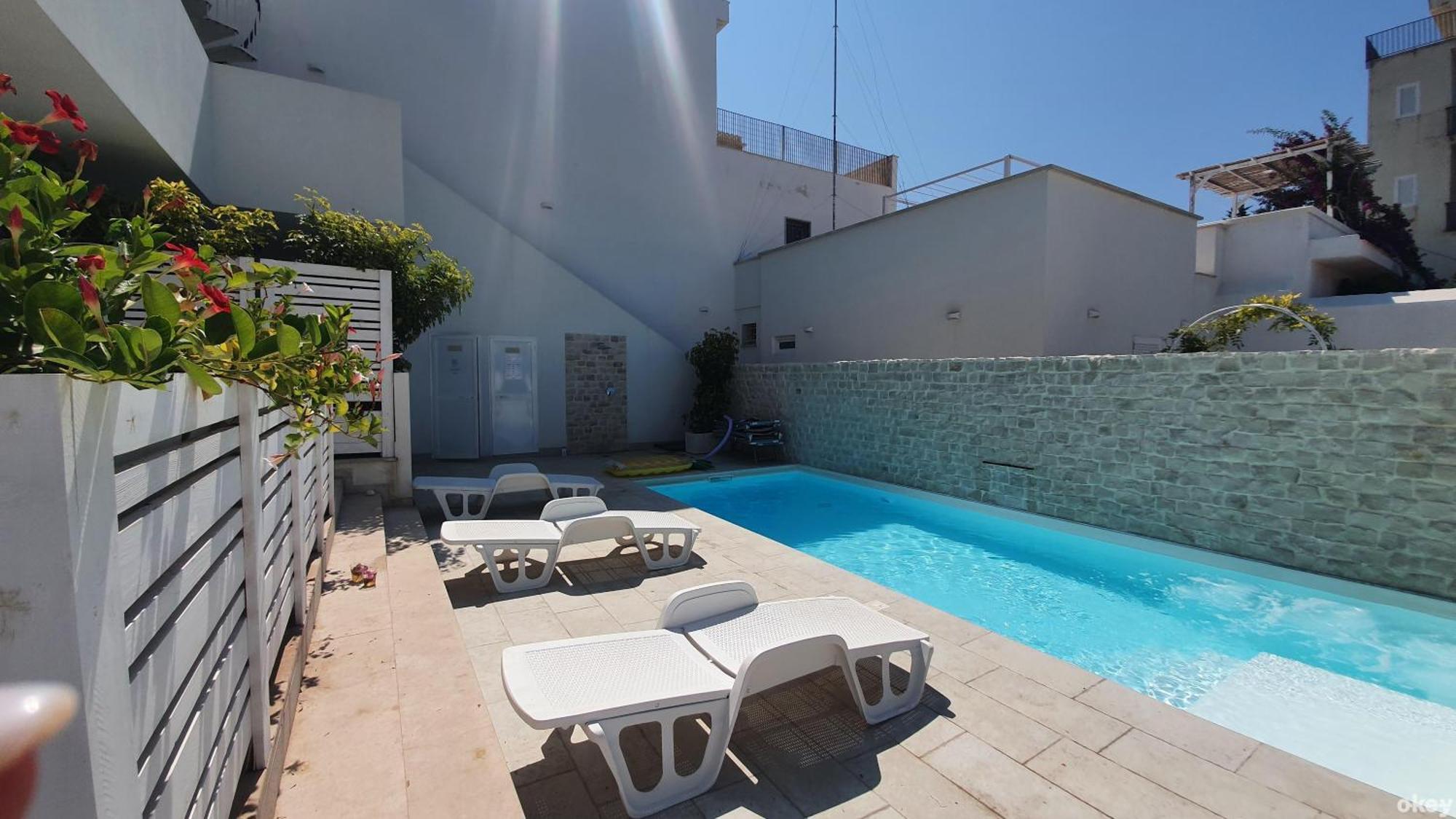 Villa Mediterranea Apartments - Seaview, Pool & Garden باري المظهر الخارجي الصورة